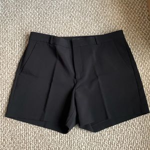 Banana Republic women’s black 4 inch inseam shorts in size 12